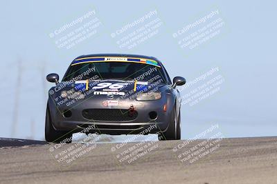 media/Oct-26-2025-CalClub SCCA (Sun) [[8ce1e69566]]/Group 2/Grapevine/